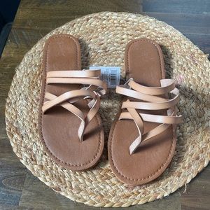 Sandals Universal Thread
